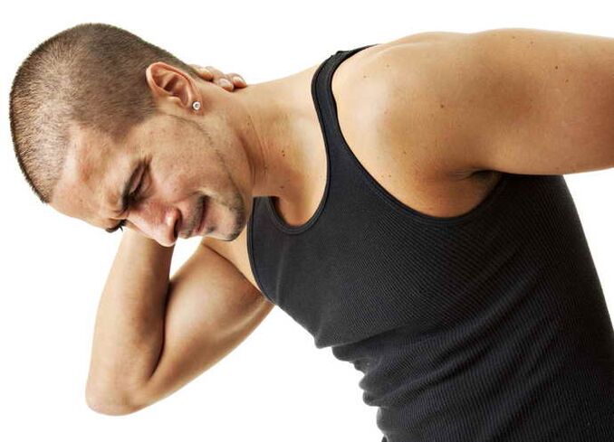 Mgbe ụfọdụ, mgbu na thoracic osteochondrosis na-agbasa n'olu