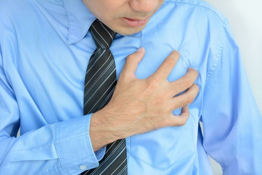 Tachycardia bụ otu n'ime ihe mgbaàmà nke osteochondrosis nke ọkpụkpụ azụ thoracic